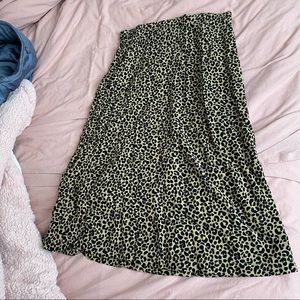 4/20$    Old Navy midi length cheetah print skirt